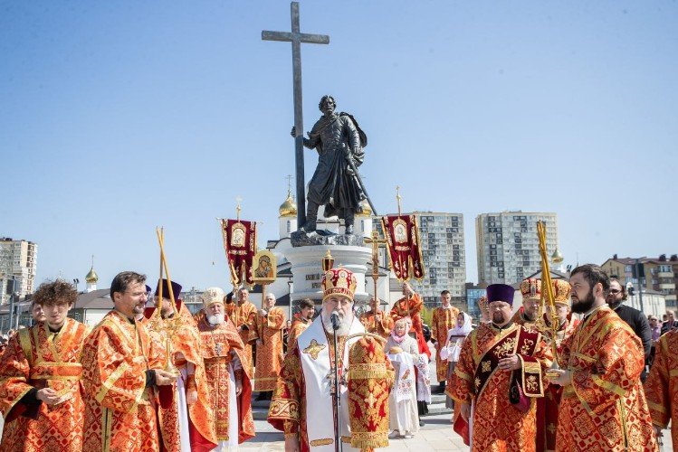 памятник князю Владимиру