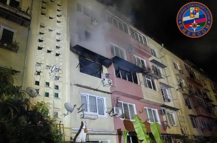 Ночной пожар унес жизнь мужчины в Сочи