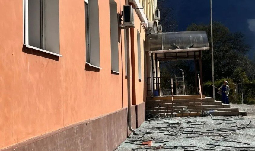 Подробности разрушений после атаки БПЛА на Туапсе: стекла выбило в 17 домах, детсаду и церкви