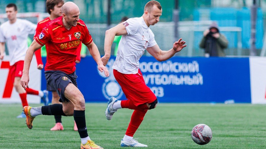 Футболисты