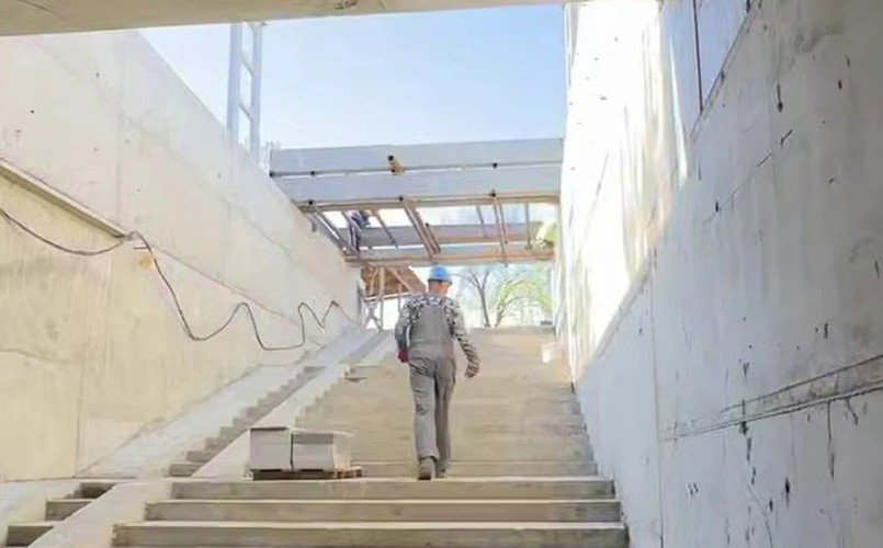 Подземный переход на улице Дзержинского готов на 80%