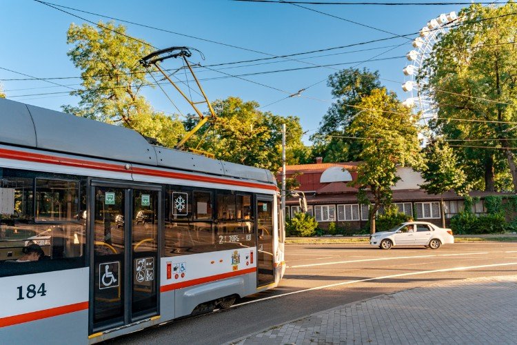 Из-за ДТП в Краснодаре изменили движение трамваи №1, 11 и 15