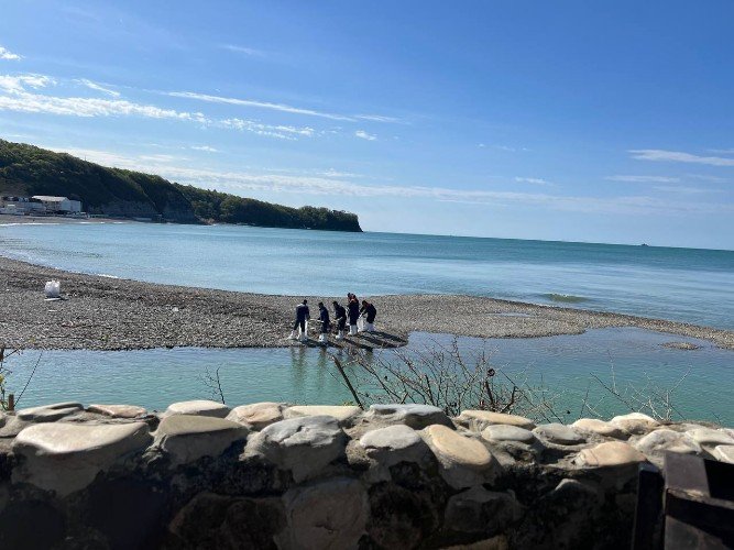 По сообщениям экологов мазутные пятна достигли Новомихайловского