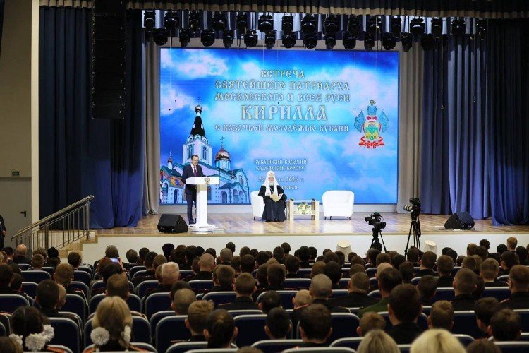 Патриарх освятил казачий корпус в Динской, в котором директора, обвинил в покушении на фсбшника