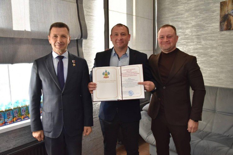 Осужденный чиновник с коллегами