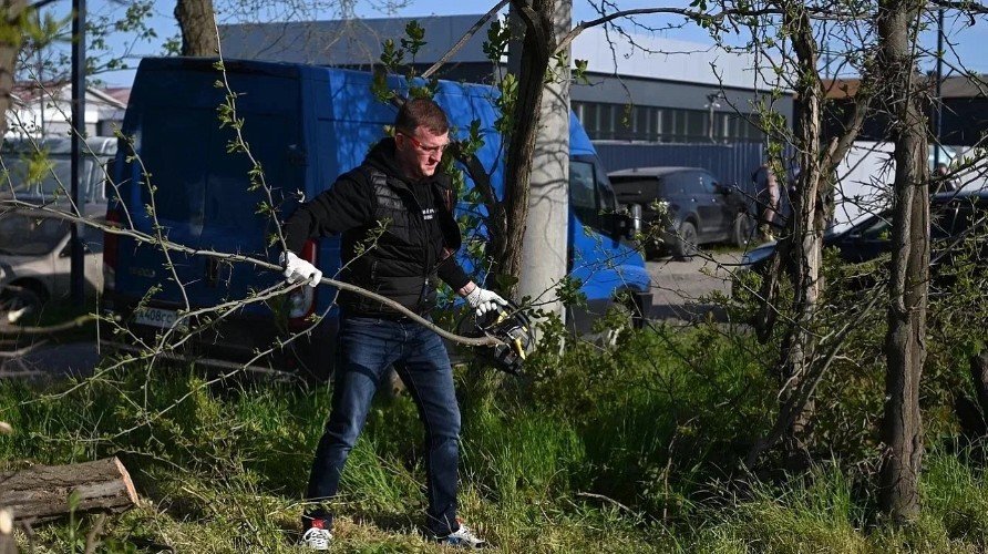 Мэр на субботнике