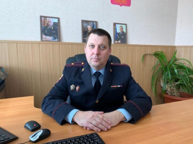 Начальник ОГИБДД по Белоглинскому району майор Максим Петрович Парахин.