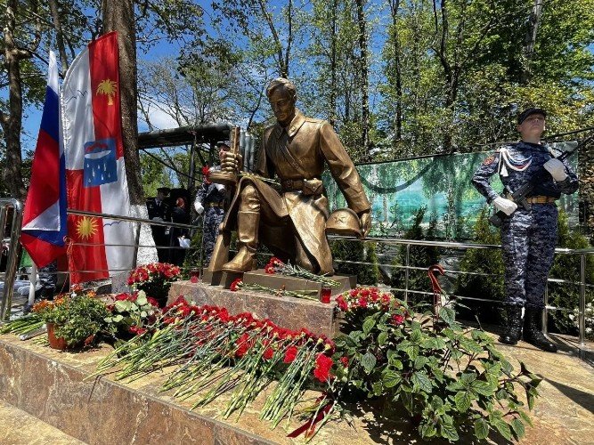 Памятник героям Великой Отечественной войны открыли в Сочи