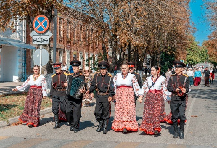 Диалог поколений и звезды эстрады: что готовит форум «Быть казаком» в Усть-Лабинске 27–28 июня