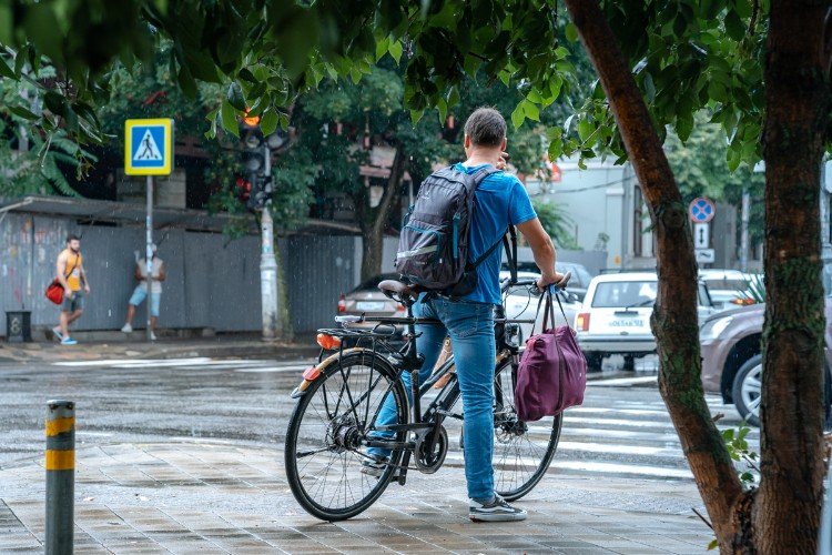 Молнией убило велосипедиста в Краснодаре