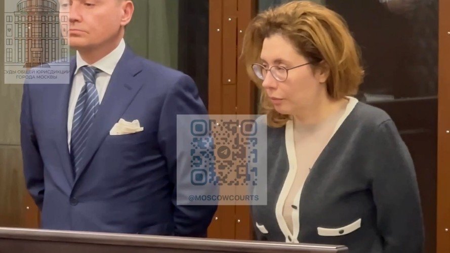 Янина Копайгородская стоит в суде