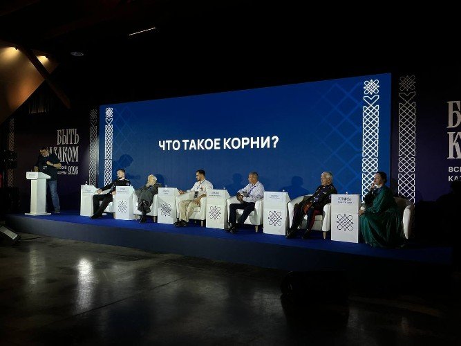 Преемственность поколений: в Усть-Лабинске обсудили роль казачества в развитии страны