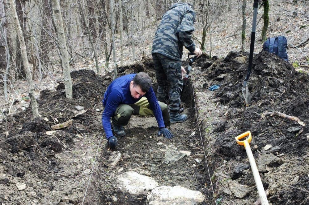 Найденные под Новороссийском древние артефакты передадут в исторический музей