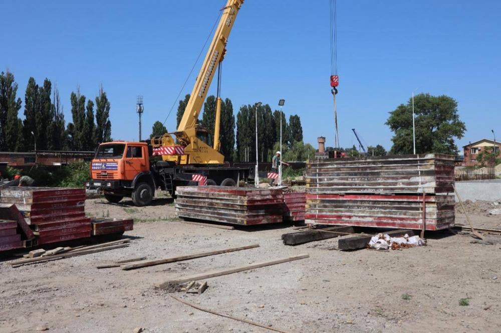 В Армавире построят завод по производству стеклянной посуды