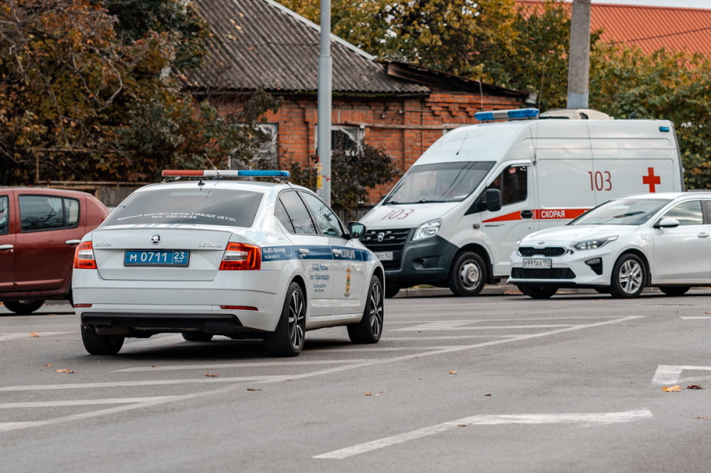 На Кубани у водителя автомобиля остановилось сердце во время движения