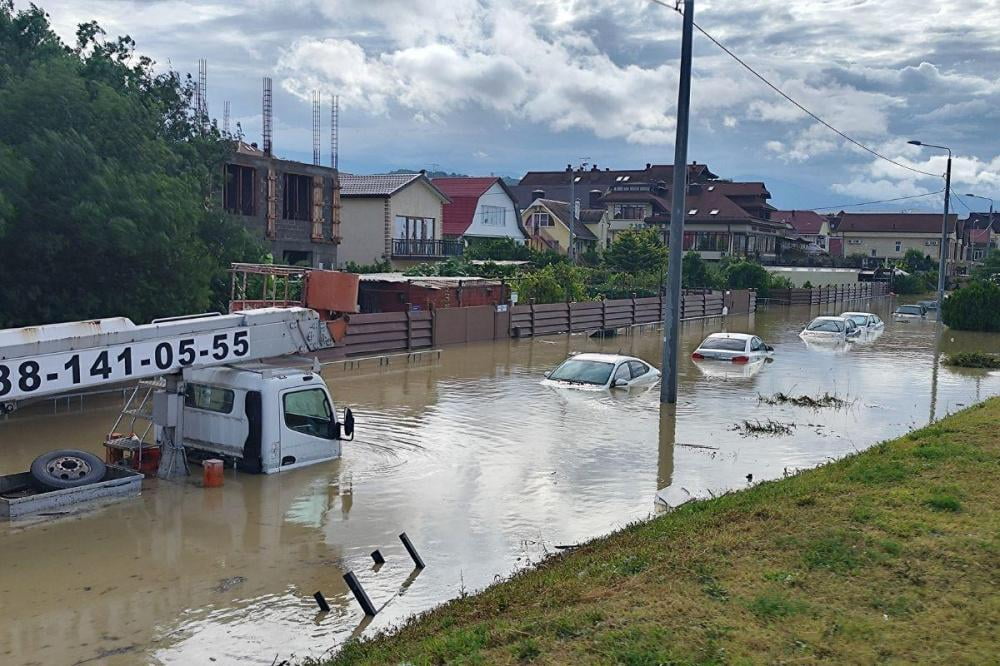 Более 360 человек из Сочи и Сириуса остаются в пунктах временного размещения после ливней