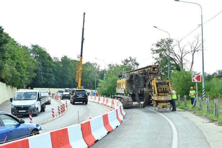Путь к Черному морю - испытание для всех.
Фото: t.me/avtodorgk
