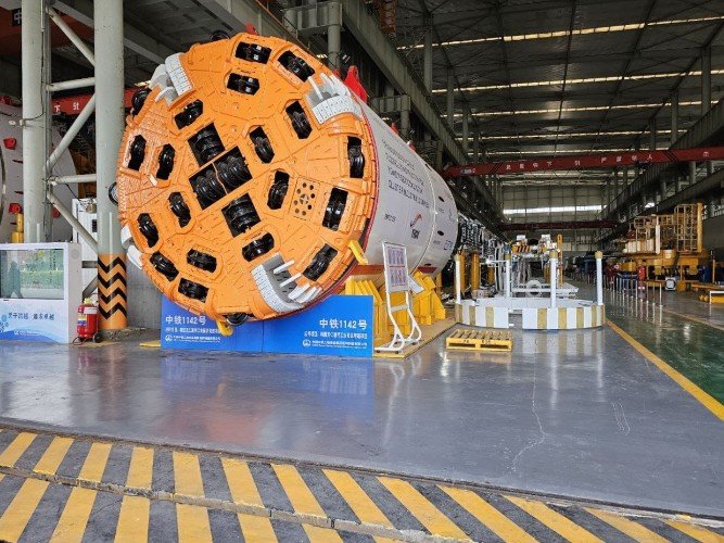 Уникальные тоннелепроходческие комплексы.
Фото: t.me/avtodorgk