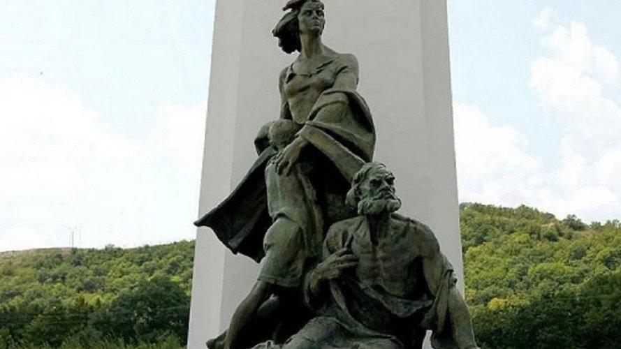 Монумент «Непокоренным».