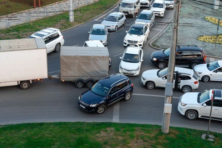 Автомобили.