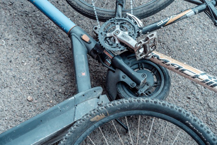 Велосипед на земле