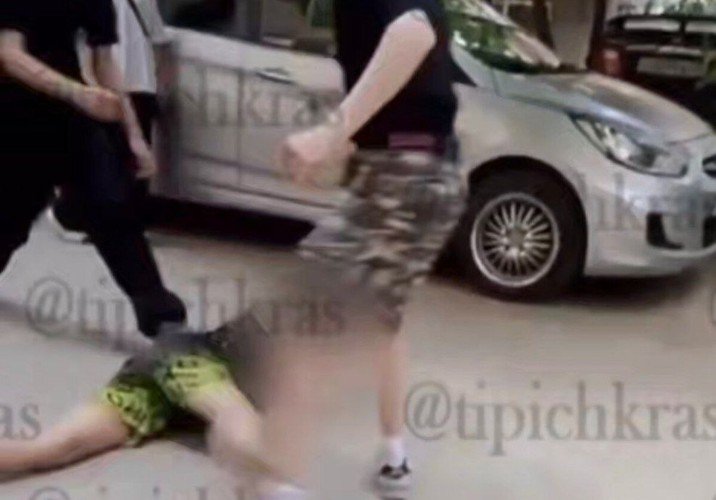 Подростковая драка в Музыкальном