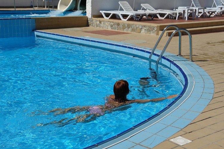 Бассейн в гостинице