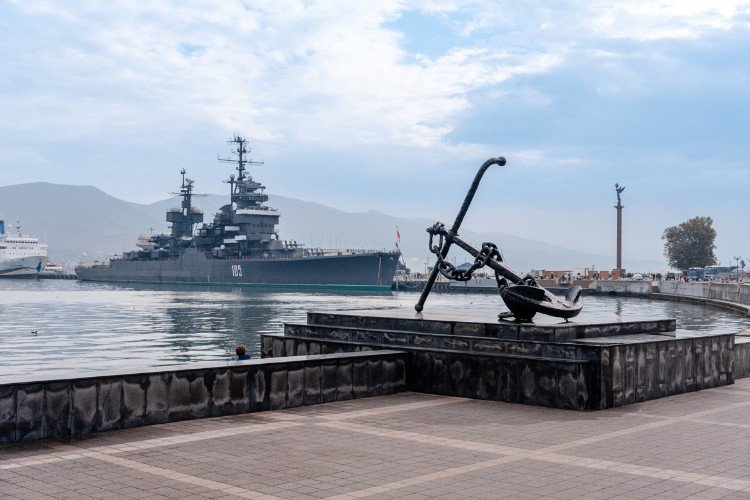 Атака безэкипажных катеров на Новороссийск 7 августа 2025: «слышны взрывы»