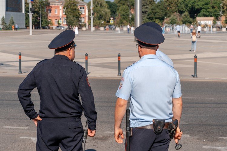 Прятался в хозпостройке: полиция взяла шестого беглеца из центра содержания иностранцев на Кубани