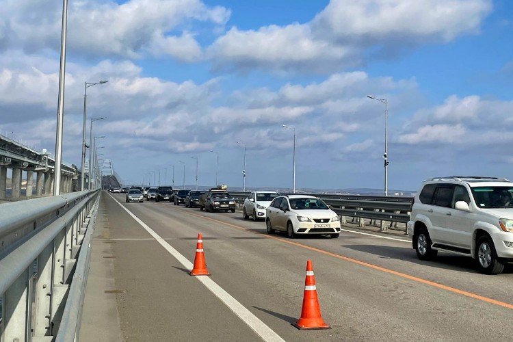 Пробка на Крымском мосту