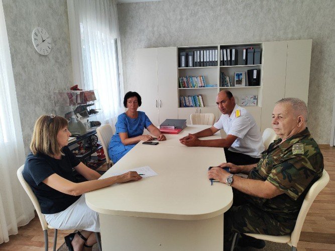 Выселковское казачество общается с руководством детского сада