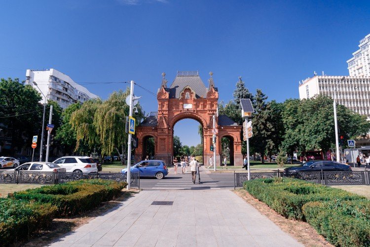 Праздничный чат-бот от мэрии Краснодара: в чем суть и как пользоваться