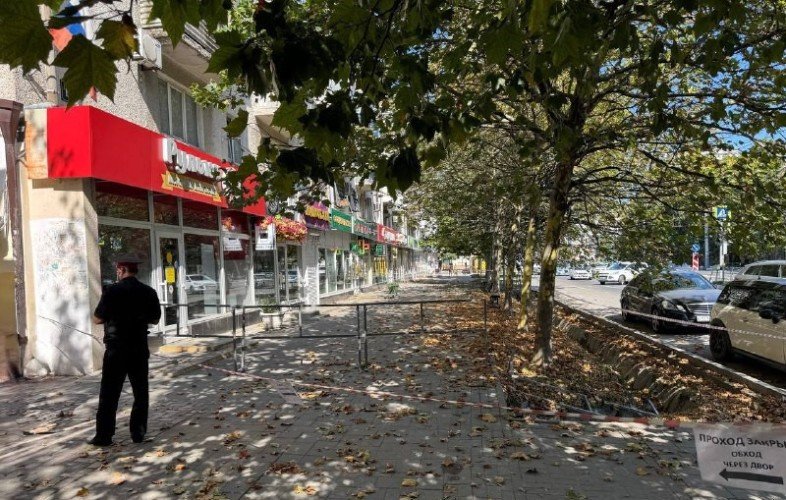 Улицу перекрыли летной.