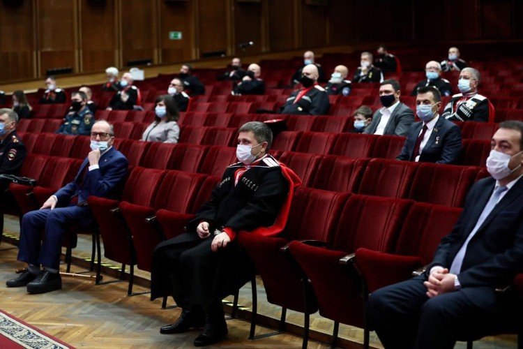 Александр Власов