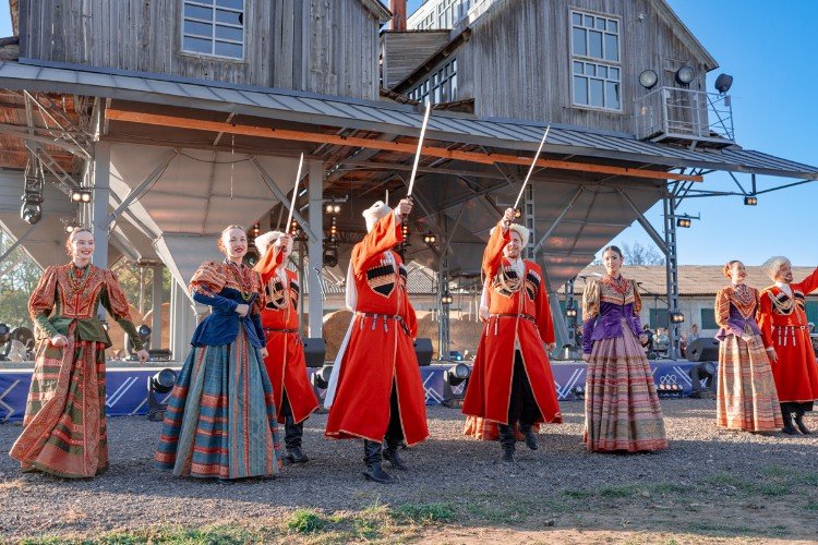 казаки танцуют