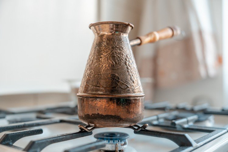 Кофейная турка на плите
