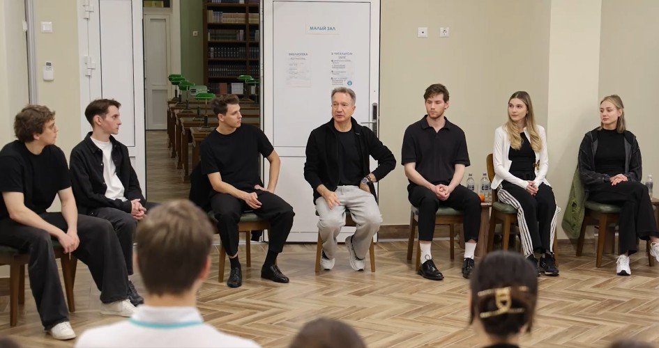 Режиссер Виктор Рыжаков провел творческую встречу в Усть-Лабинске