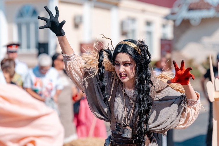 «Александровская крепость» – 2025: какие постановки посмотреть