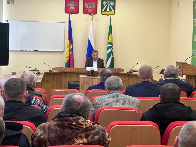 Внеочередная сессия Совета депутатов Крымского района.