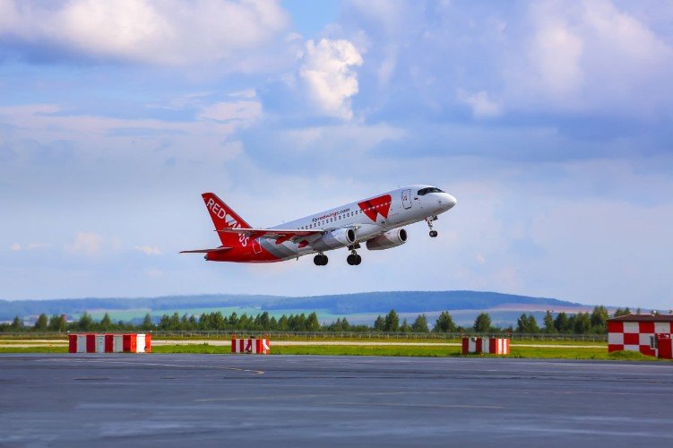 Самолет Red Wings