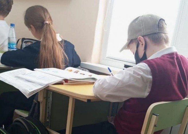 Валя Королёв в школе