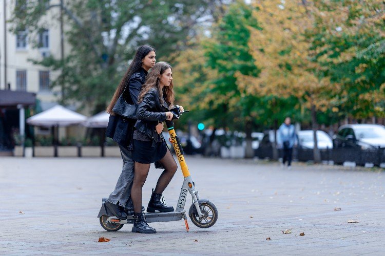 Никаких тротуаров: краснодарцы поддержали новые запреты для электросамокатов