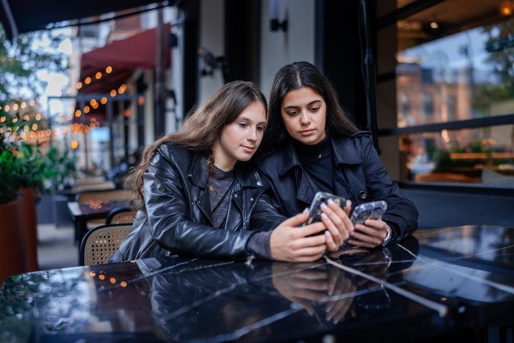 Новые пользователи не могут зарегистрироваться в WhatsApp* и Telegram 31 октября: с чем это связано