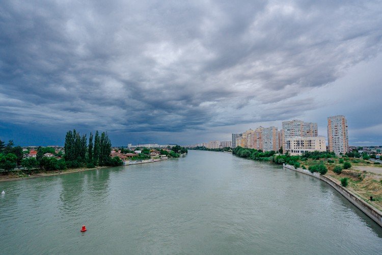 Запах тухлых яиц душит краснодарцев 5 ноября