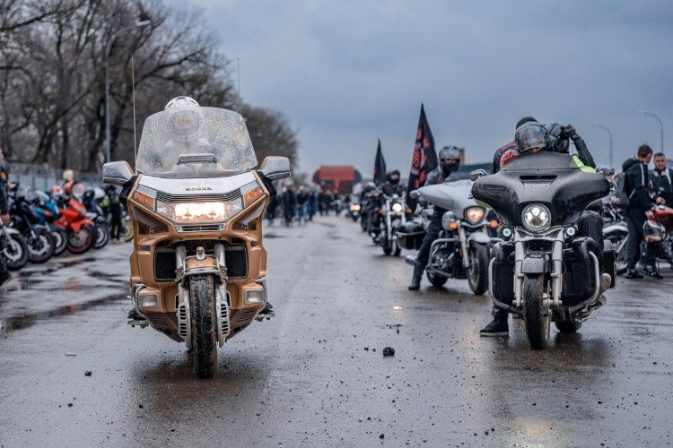 Мотоциклисты на улицах города