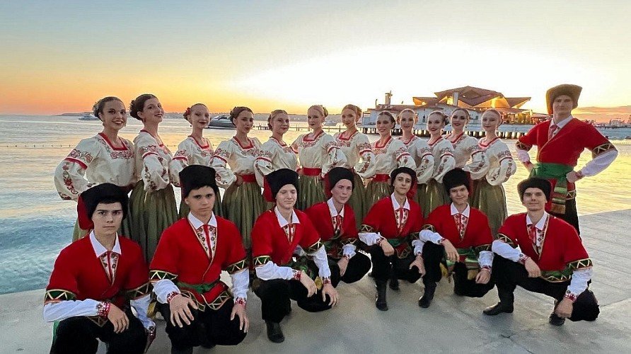 Народный ансамбль танца «Станица» из Елизаветинской с визитом в Индии