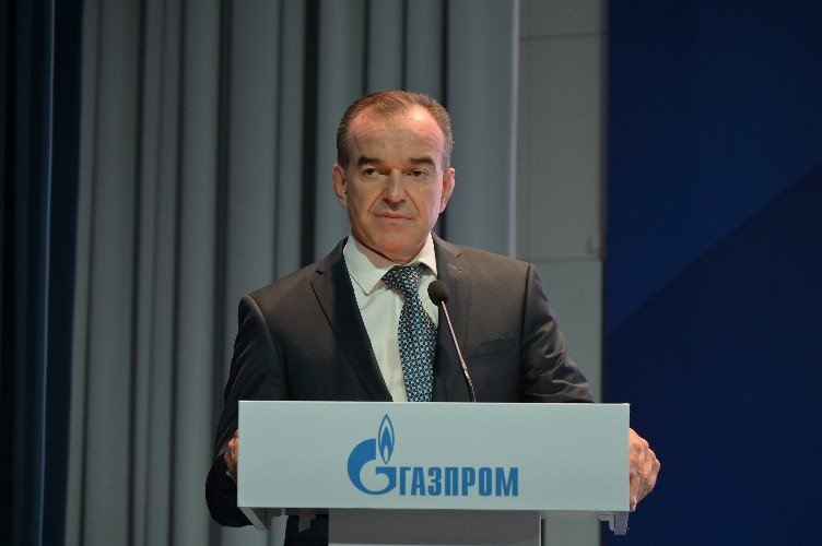 Кондратьев выступает на газомоторном форуме