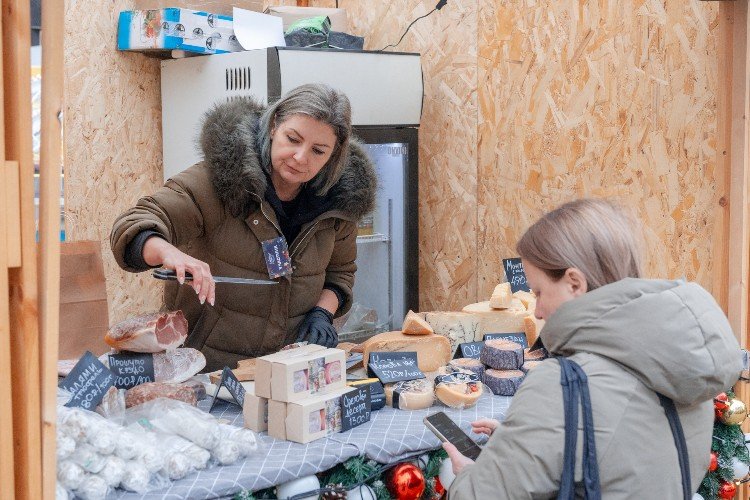 Сыр на прилавке