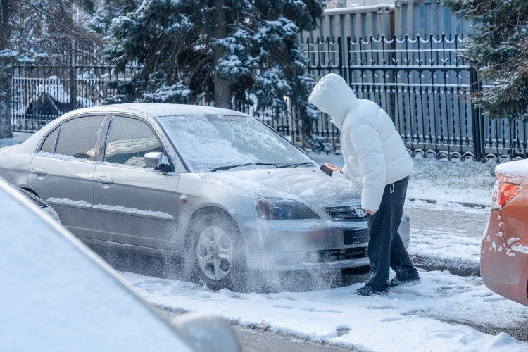 Шестисантиметровый слой снега укрыл улицы Краснодара 27 декабря