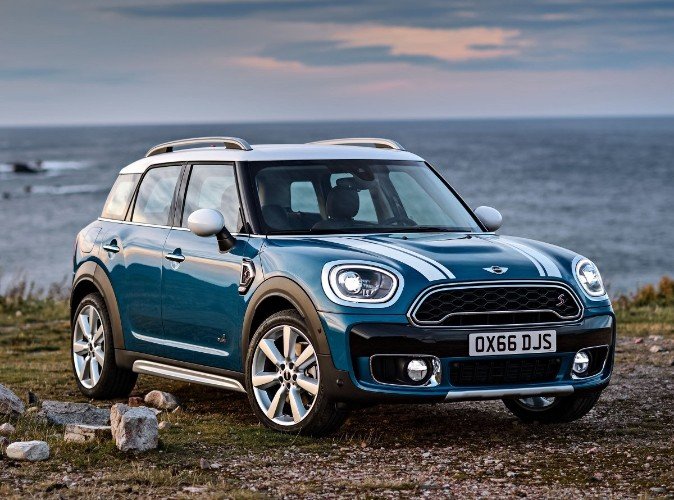 «Мини Купер» довез до суда: сочинские экс-полицейские получили 18 лет на двоих за взятку машиной